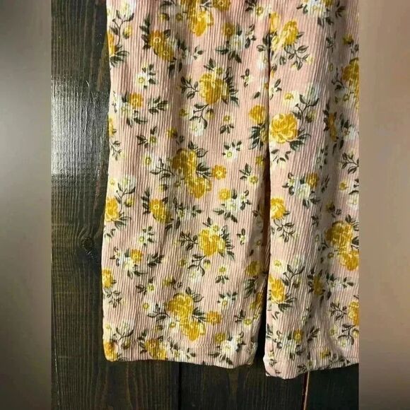 Little Lass Floral Eyelet Jumpsuit with Button Front and Belt‎ Detail Size 4 D36 - Picture 4 of 6